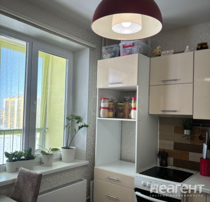 Продается 1-комнатная квартира, 38 м²