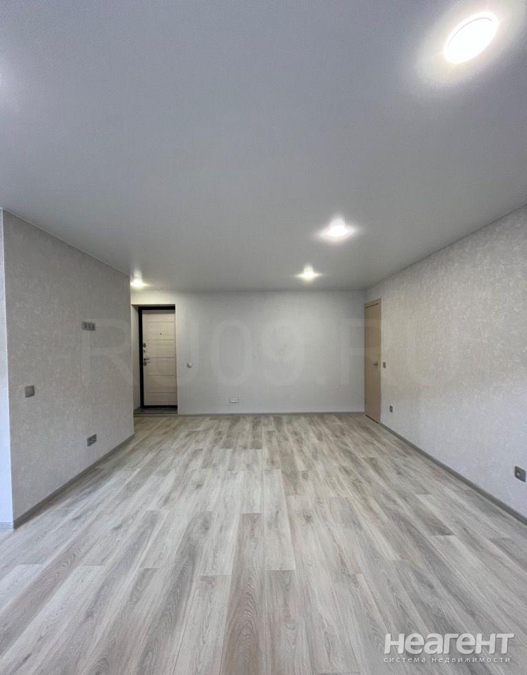 Продается 2-х комнатная квартира, 42 м²