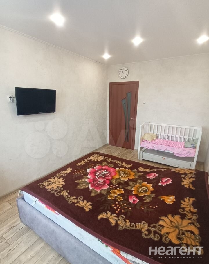 Продается Многокомнатная квартира, 80 м²