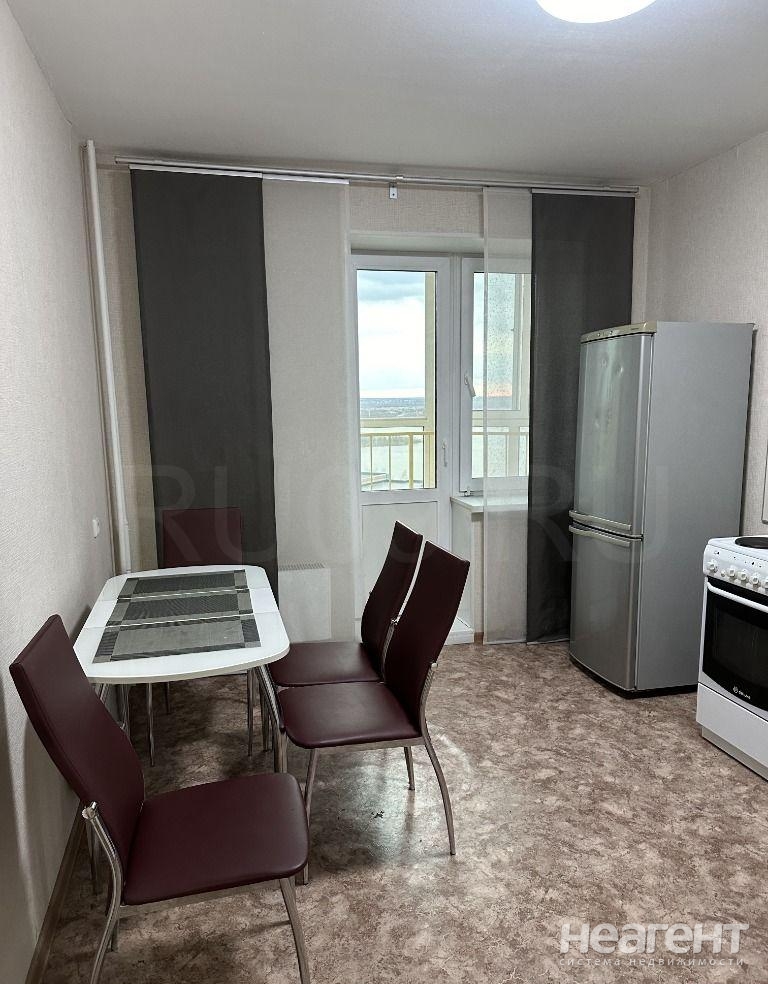 Продается 1-комнатная квартира, 41 м²