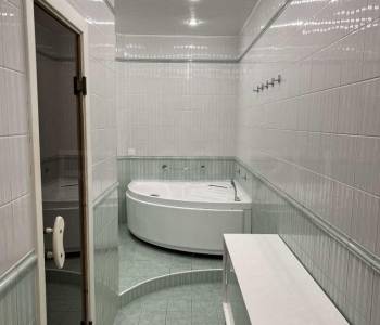 Продается Многокомнатная квартира, 105 м²