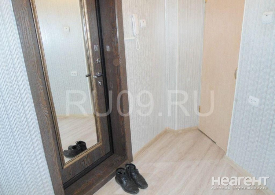 Продается 1-комнатная квартира, 48 м²