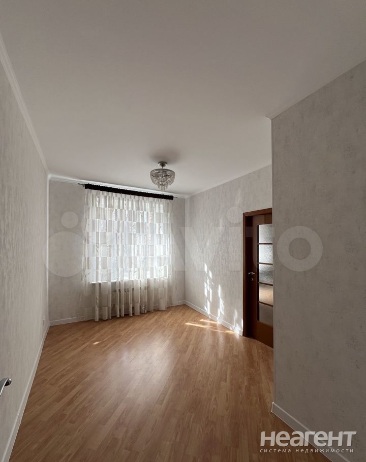 Продается Многокомнатная квартира, 105 м²