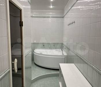 Продается Многокомнатная квартира, 105 м²