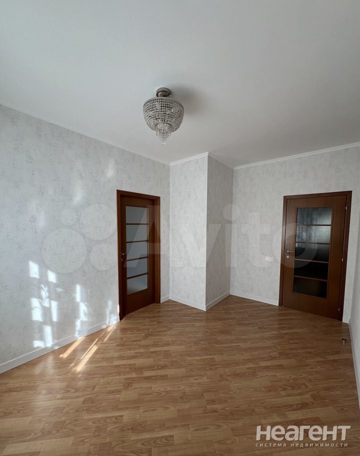 Продается Многокомнатная квартира, 105 м²