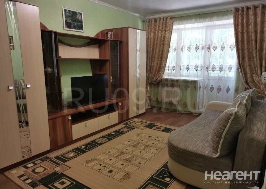 Продается 1-комнатная квартира, 38 м²