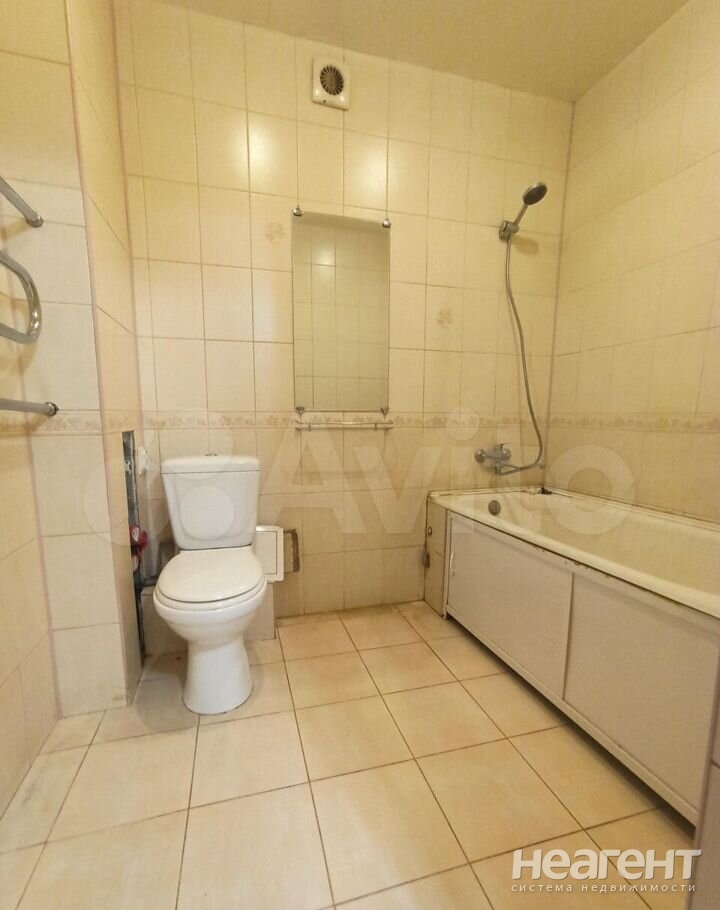 Продается 1-комнатная квартира, 41 м²