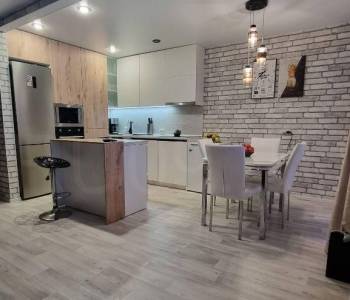 Продается 3-х комнатная квартира, 82 м²