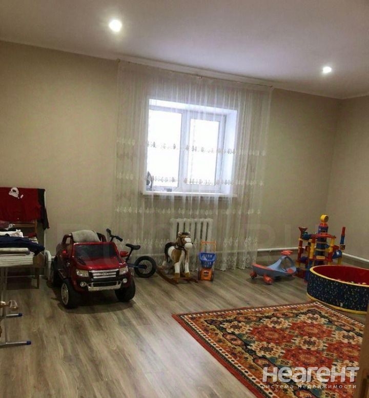 Продается 3-х комнатная квартира, 130 м²