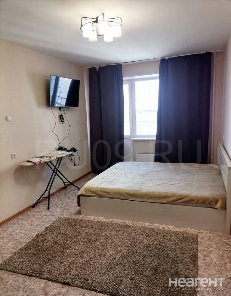 Продается 1-комнатная квартира, 38 м²