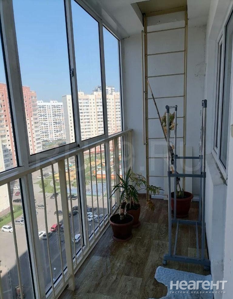 Продается 1-комнатная квартира, 38 м²