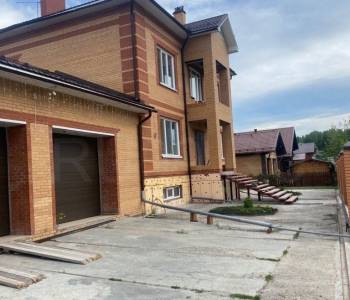 Продается Дом, 390 м²