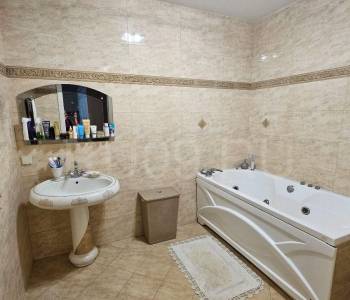 Продается 3-х комнатная квартира, 107 м²