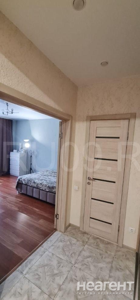 Продается 1-комнатная квартира, 38 м²