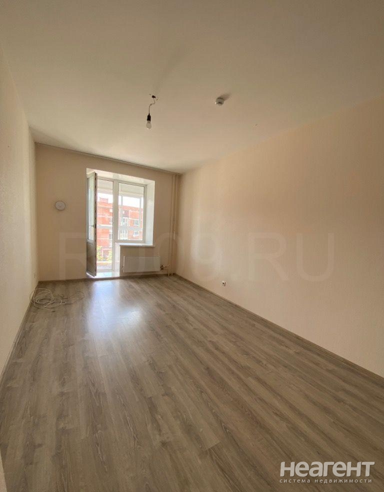 Продается 1-комнатная квартира, 41 м²