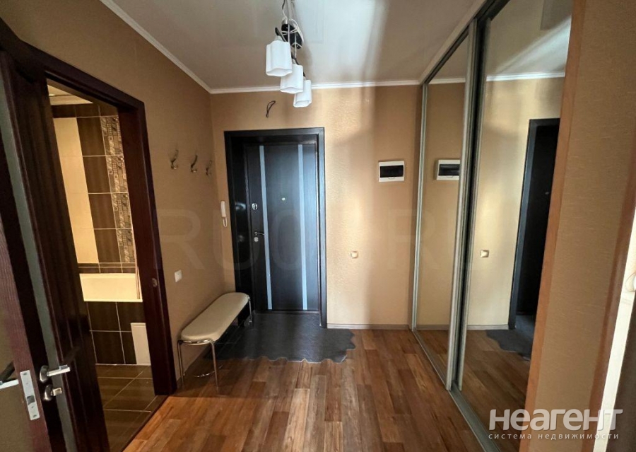 Продается 1-комнатная квартира, 45 м²