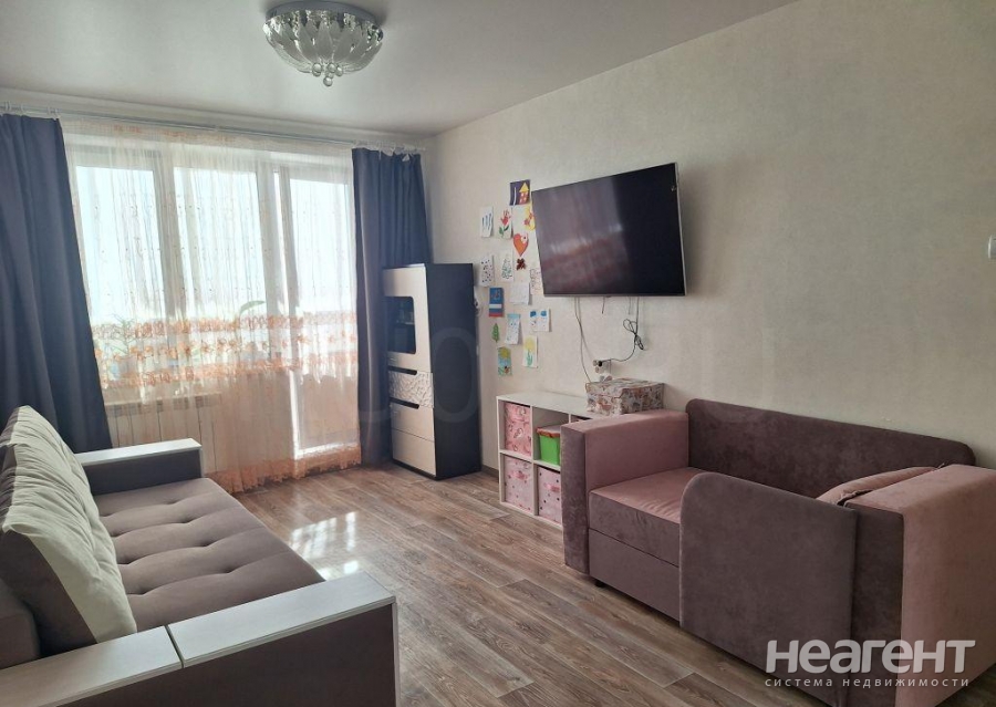 Продается 1-комнатная квартира, 35 м²