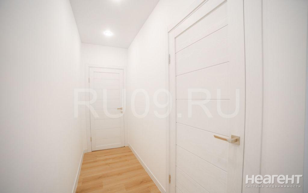 Продается 3-х комнатная квартира, 47 м²