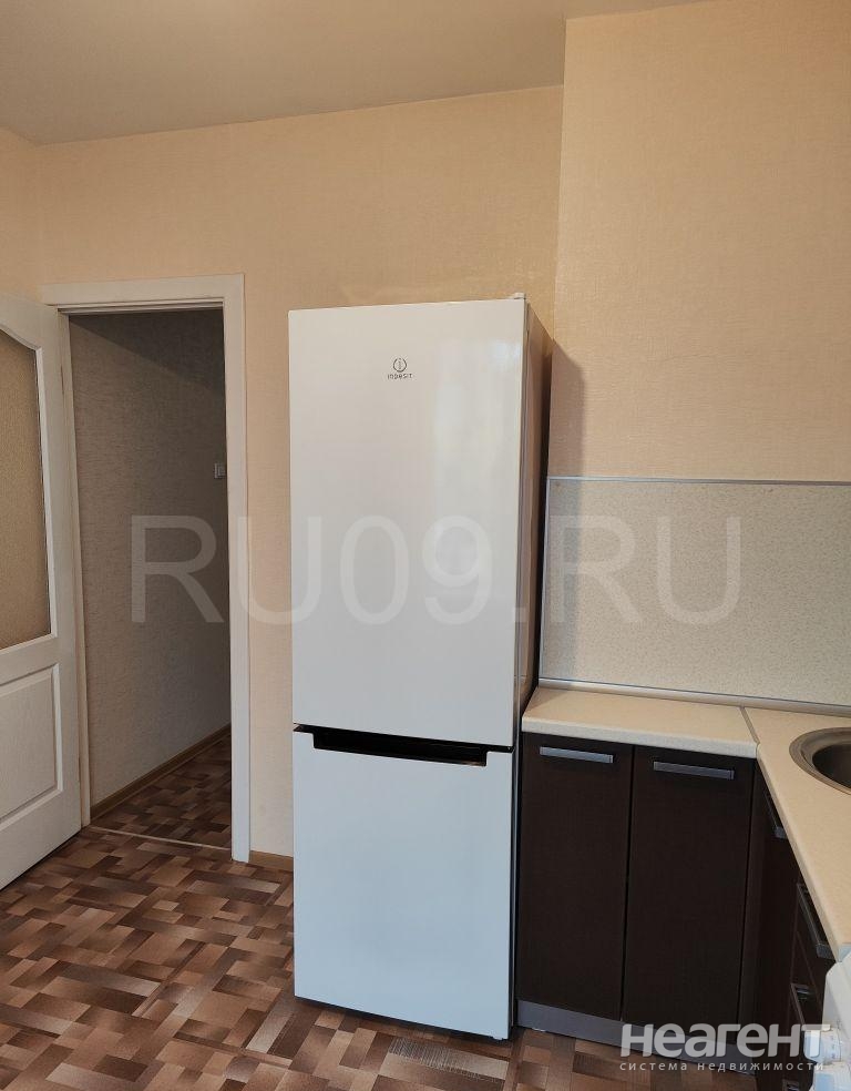 Продается 1-комнатная квартира, 42 м²