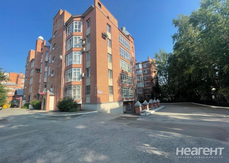 Продается 3-х комнатная квартира, 170 м²