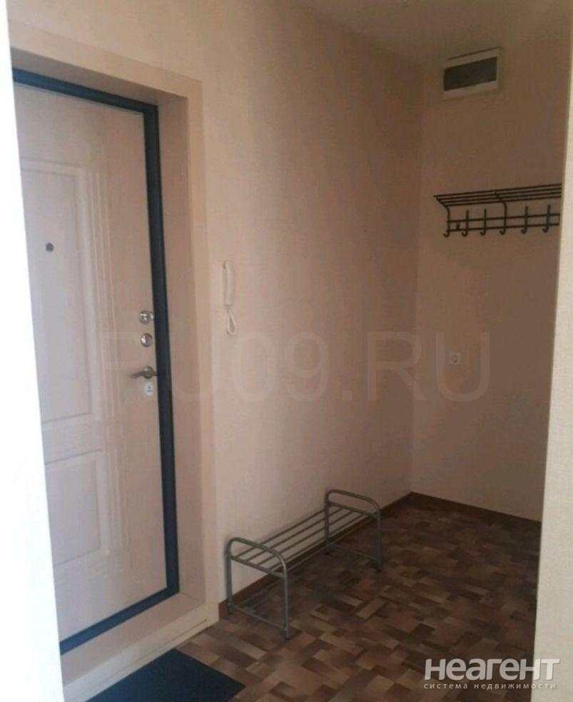 Продается 1-комнатная квартира, 35 м²