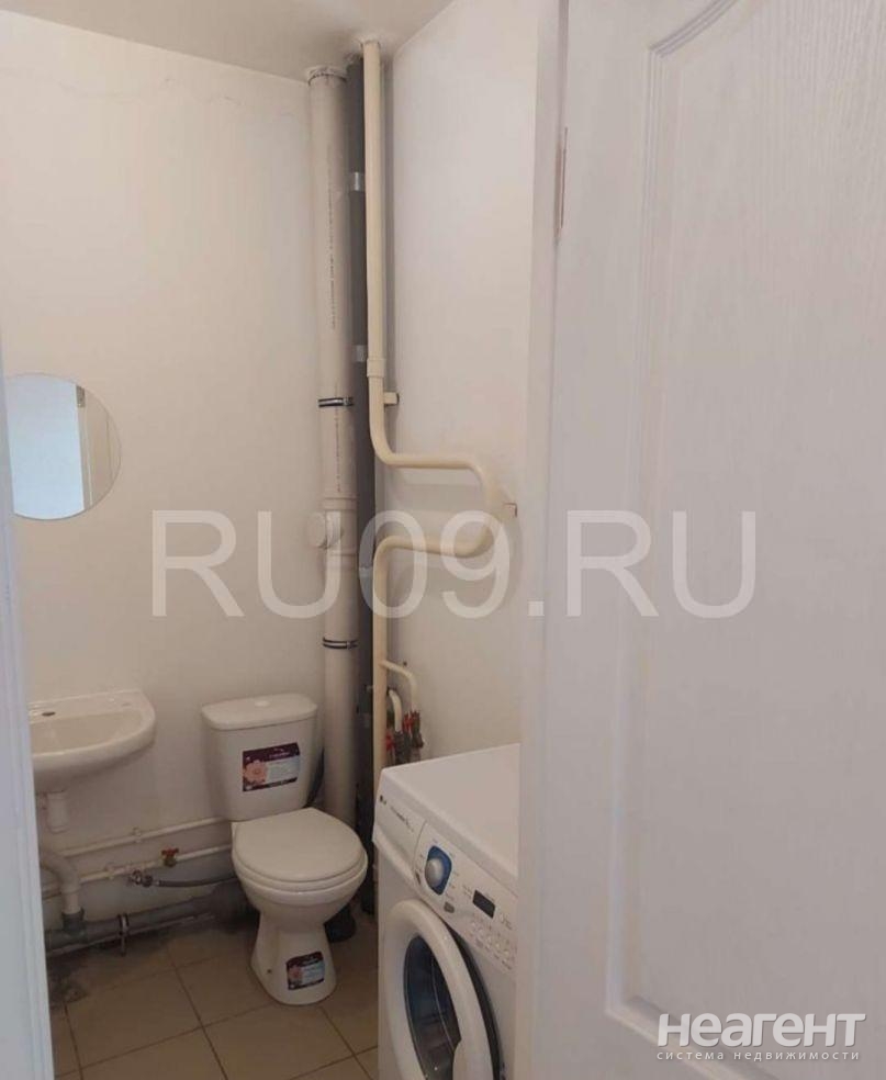 Продается 1-комнатная квартира, 35 м²