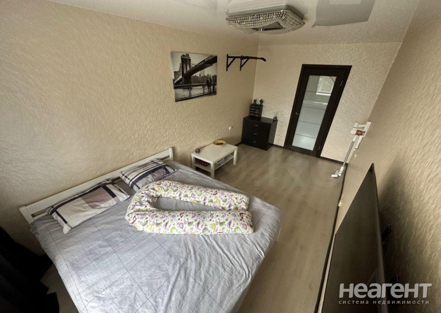 Продается 1-комнатная квартира, 36 м²