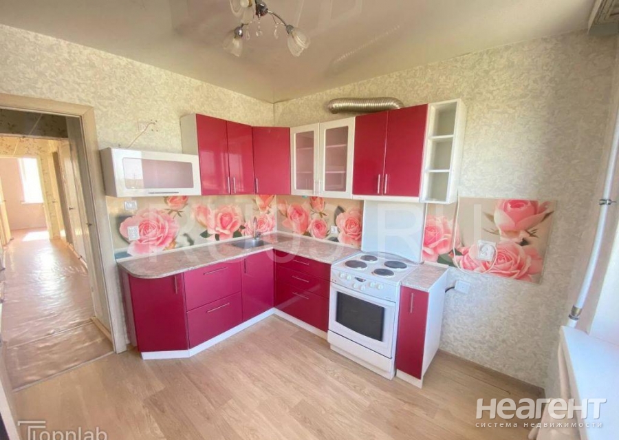 Продаю 4-ком. квартиру, п. Светлый, собственник