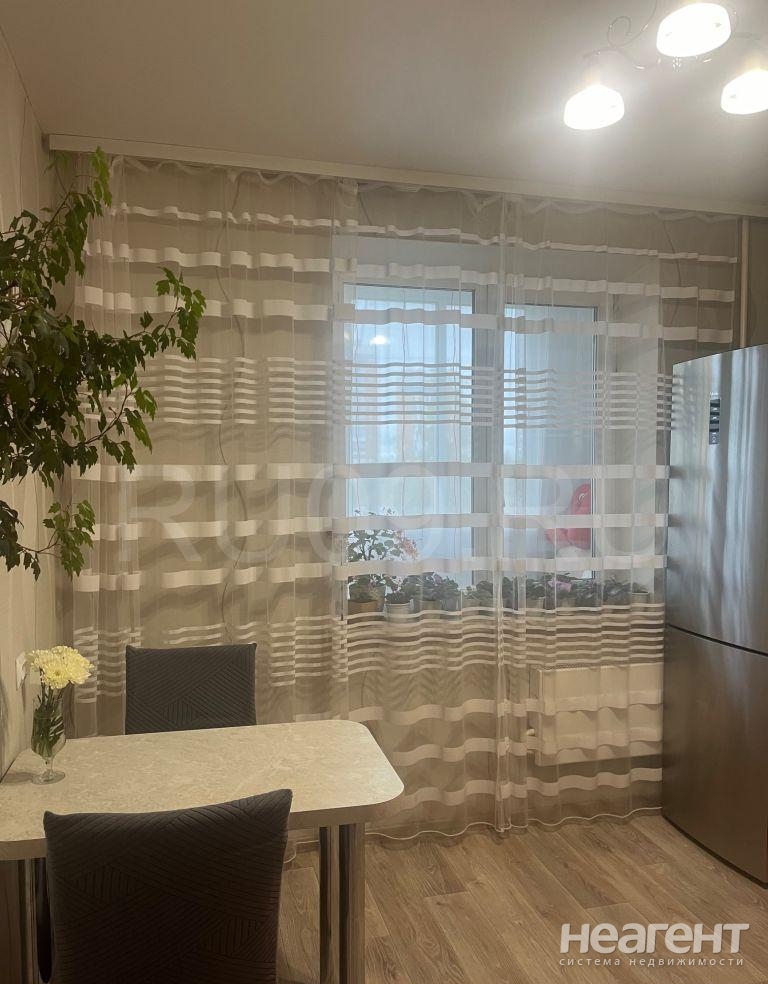 Продается 1-комнатная квартира, 39 м²