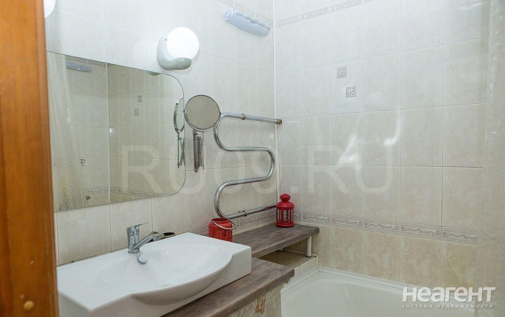 Продается Многокомнатная квартира, 79 м²