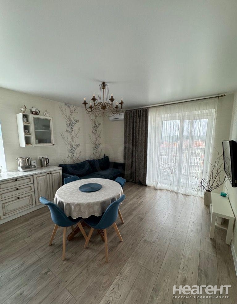 Продается 1-комнатная квартира, 45 м²