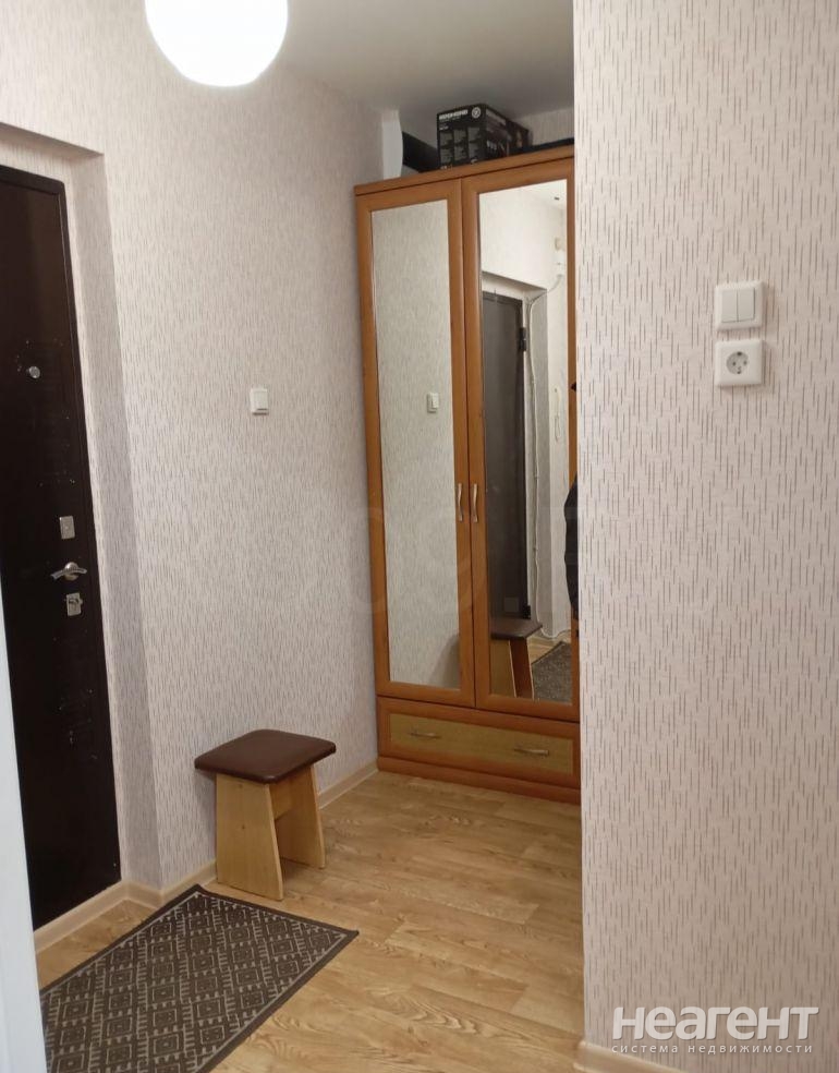 Продается 1-комнатная квартира, 35 м²