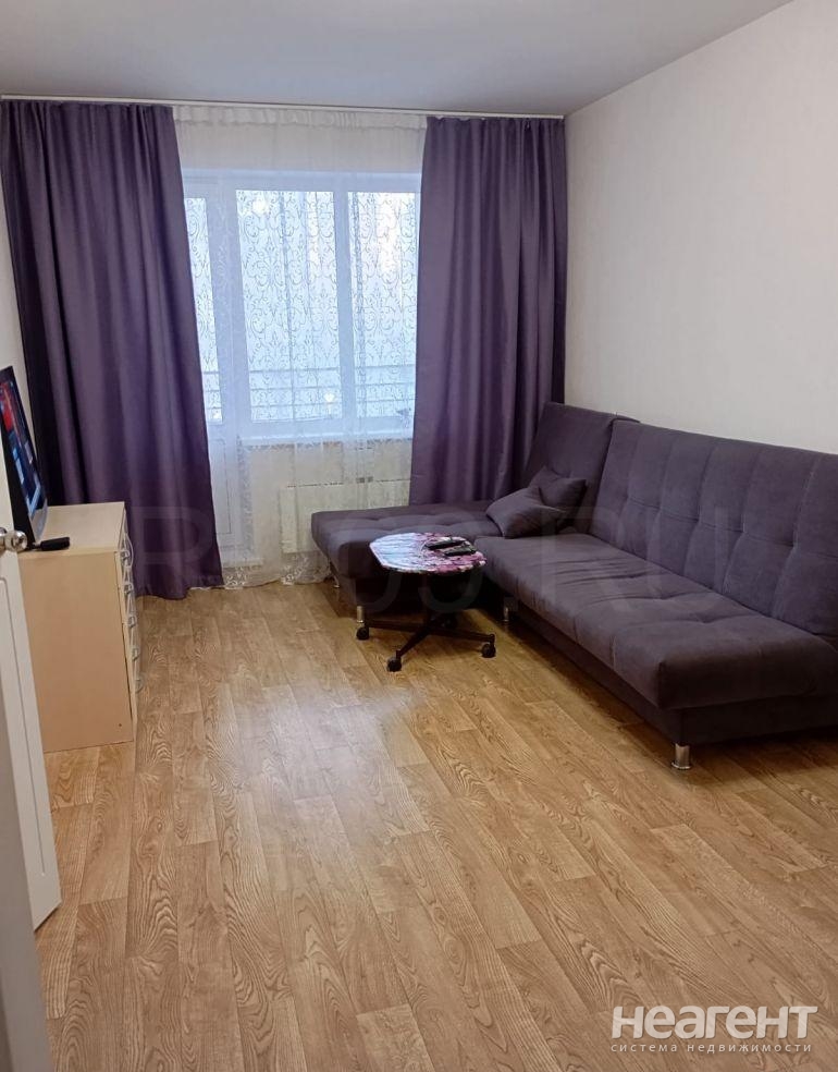 Продается 1-комнатная квартира, 35 м²