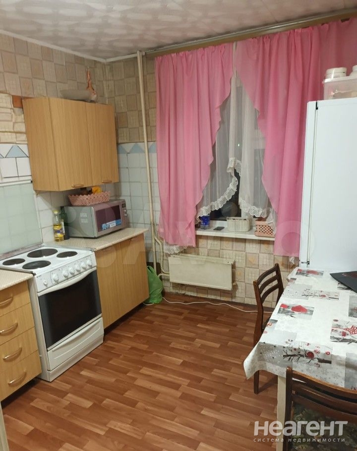 Продается Многокомнатная квартира, 72 м²