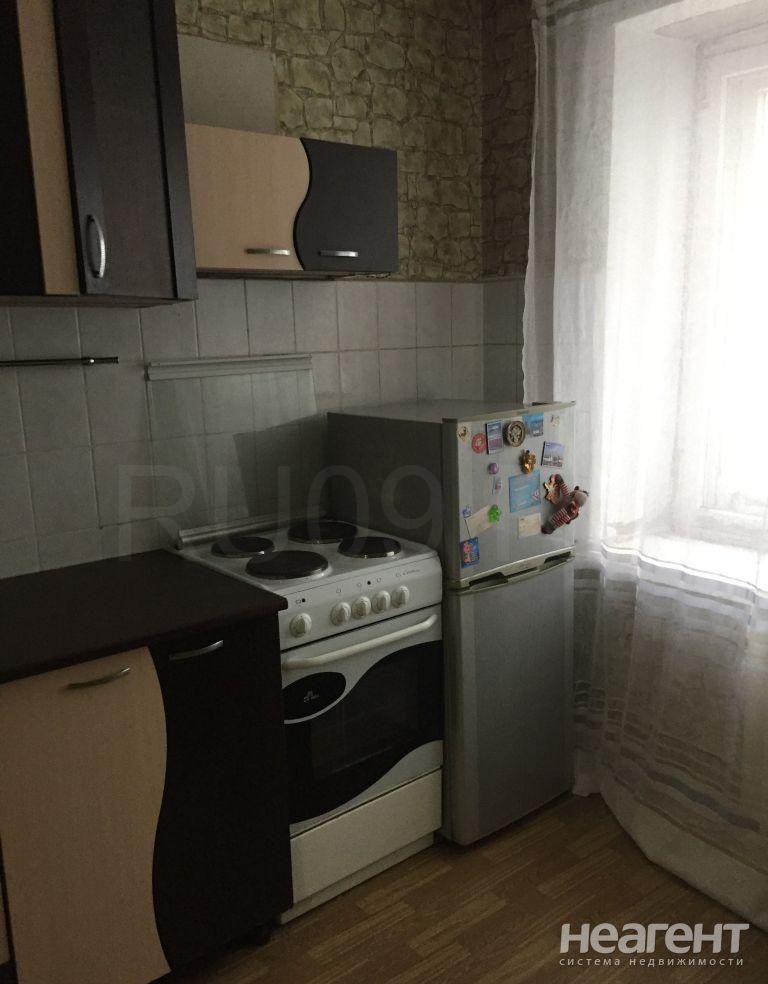 Продается 1-комнатная квартира, 32 м²