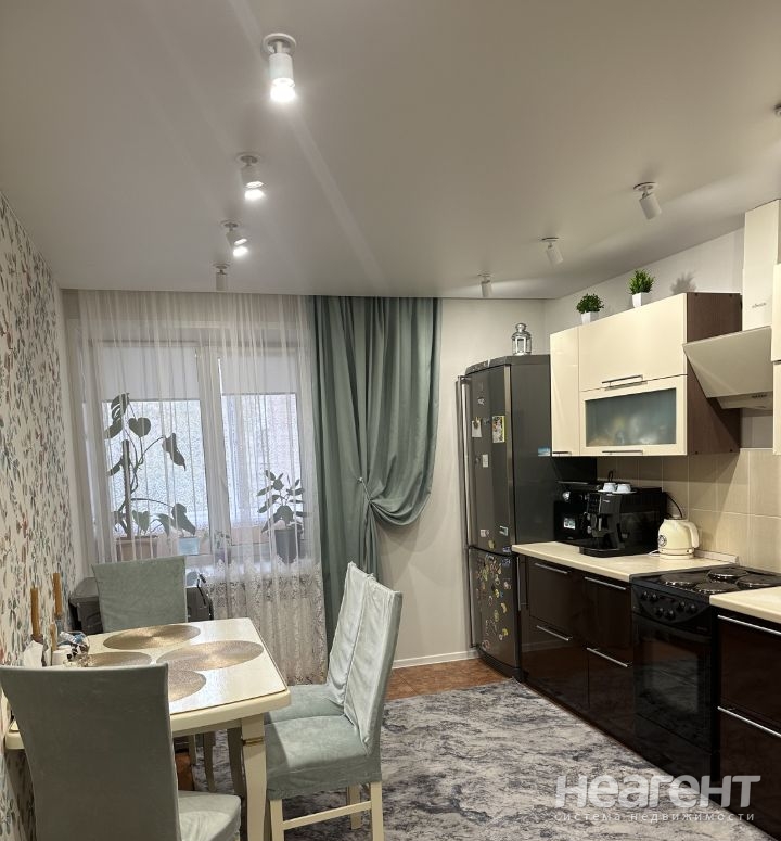 Продается 2-х комнатная квартира, 64 м²