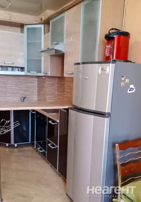 Продается 1-комнатная квартира, 42 м²