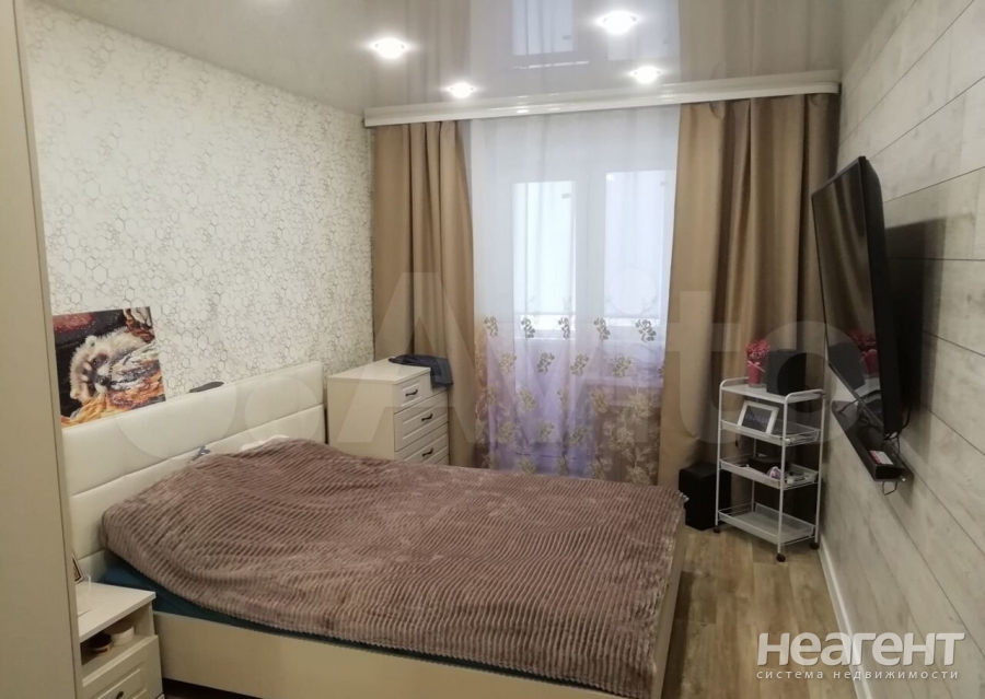 Продается Многокомнатная квартира, 76,4 м²