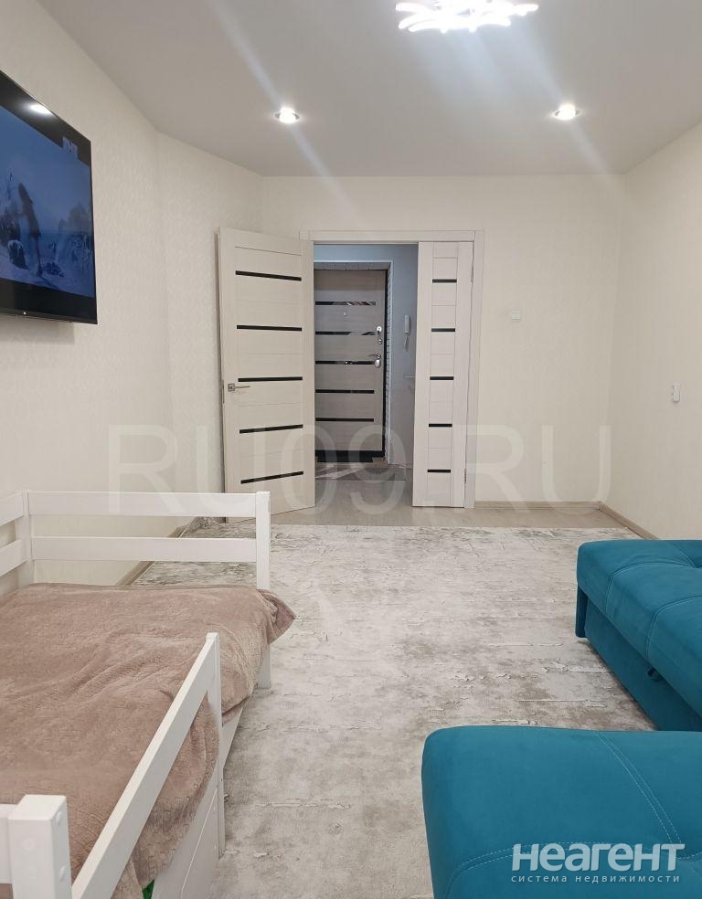 Продается 1-комнатная квартира, 36 м²