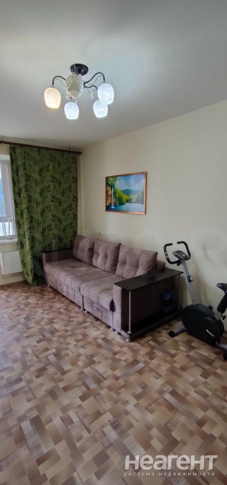 Продается 1-комнатная квартира, 35 м²