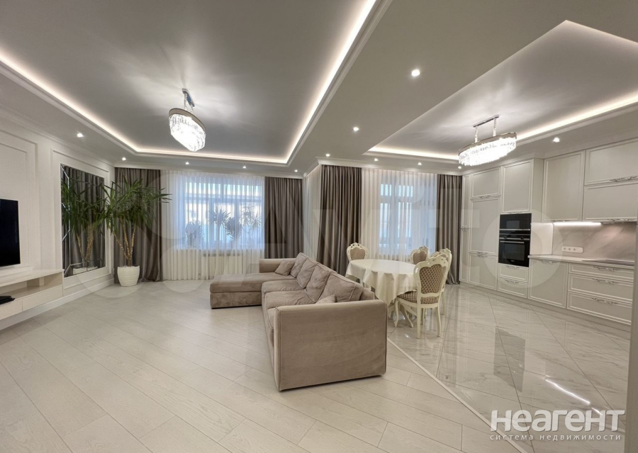 Продается Многокомнатная квартира, 150 м²