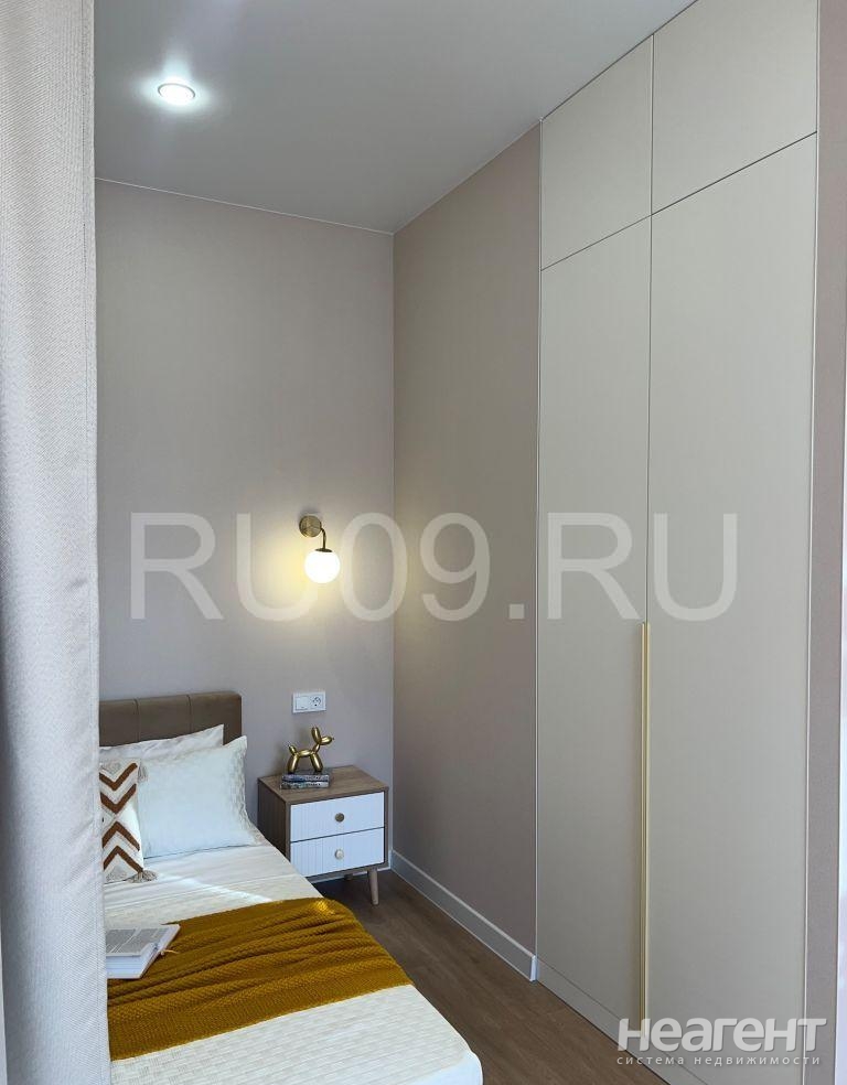 Продается 1-комнатная квартира, 37 м²