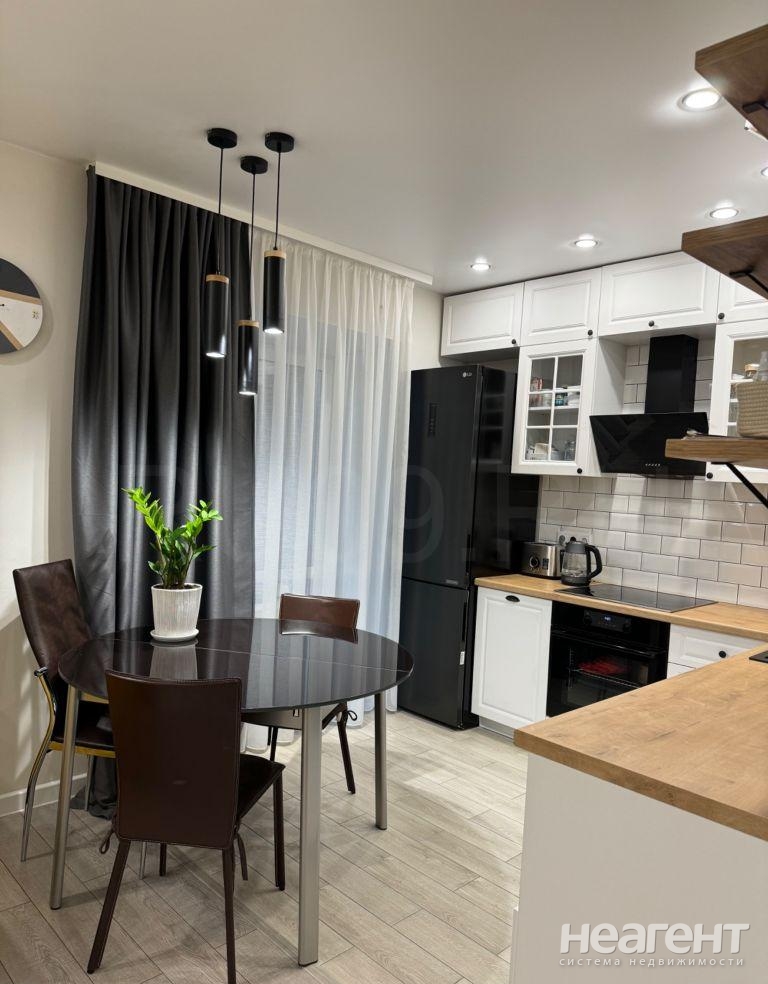 Продается 3-х комнатная квартира, 64 м²