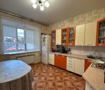 Продается Дом, 200 м²
