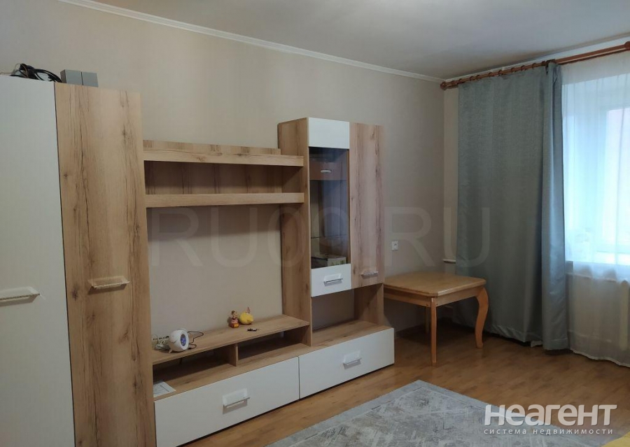 Продается 1-комнатная квартира, 37 м²