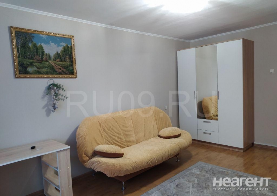 Продается 1-комнатная квартира, 37 м²