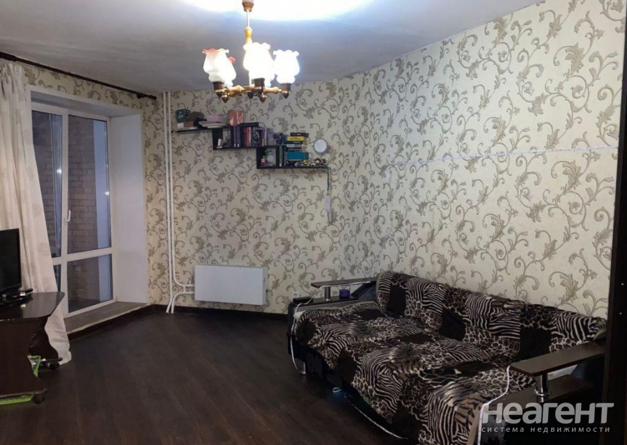 Продается 1-комнатная квартира, 32 м²