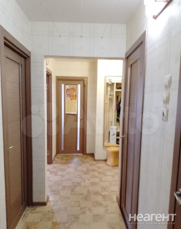 Продается Многокомнатная квартира, 70,4 м²