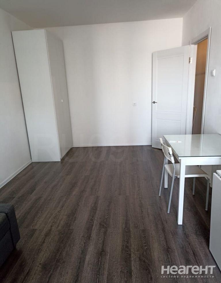 Продается 1-комнатная квартира, 38 м²