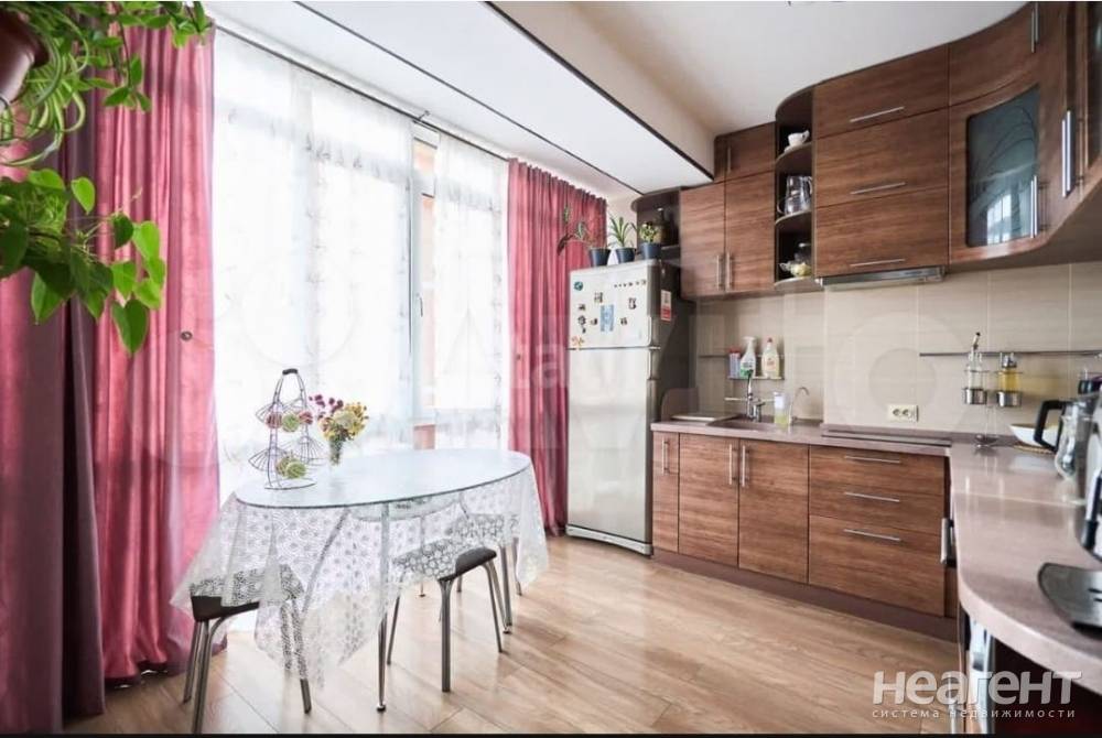 Продается 3-х комнатная квартира, 75,9 м²